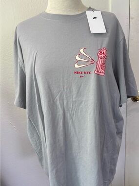 Nike Men's Light Gray Tee with Pink Graphic - NYC Fire Hydrant Motif